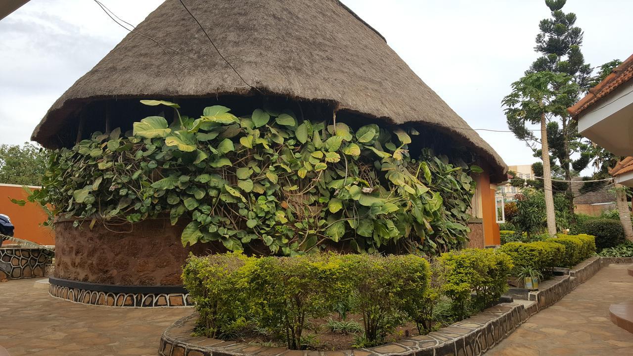 Phenicia Motel Entebbe Exterior photo
