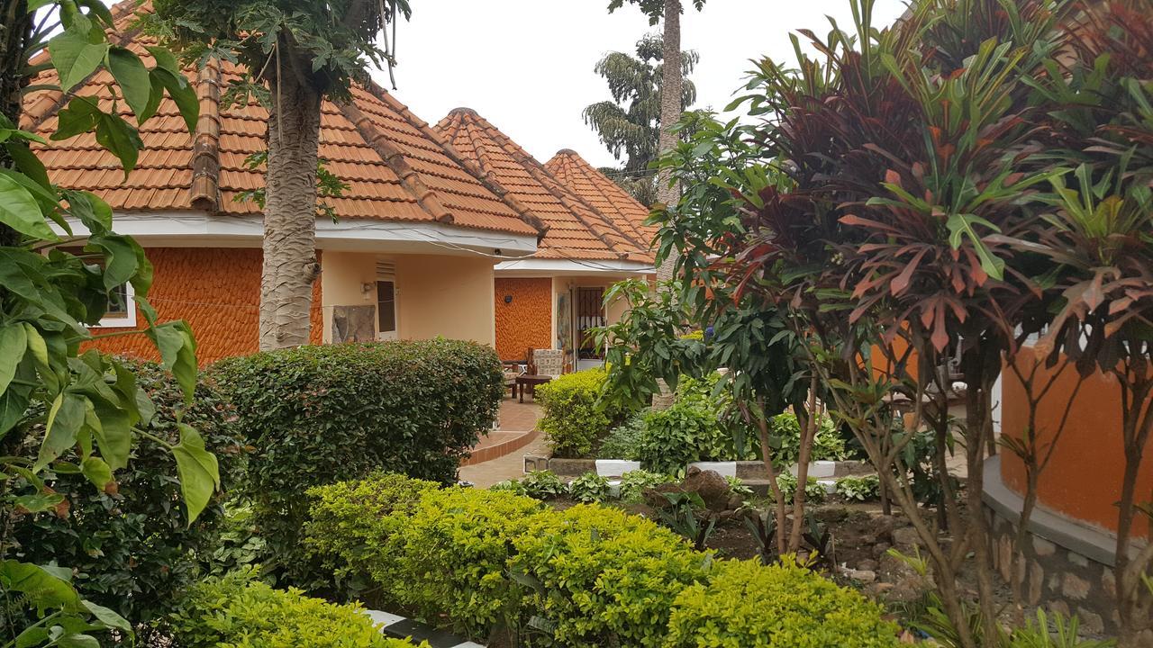 Phenicia Motel Entebbe Exterior photo