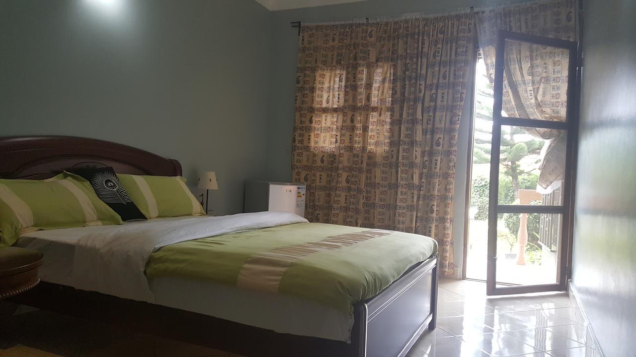 Phenicia Motel Entebbe Exterior photo