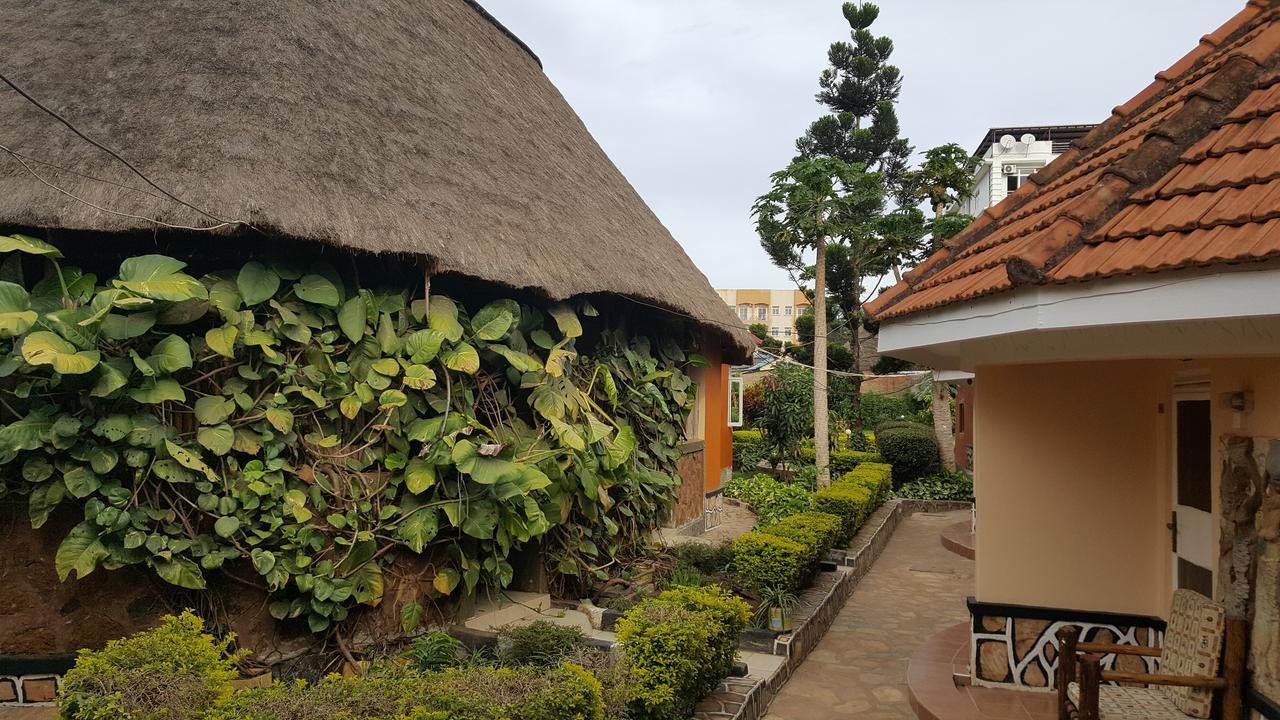Phenicia Motel Entebbe Exterior photo