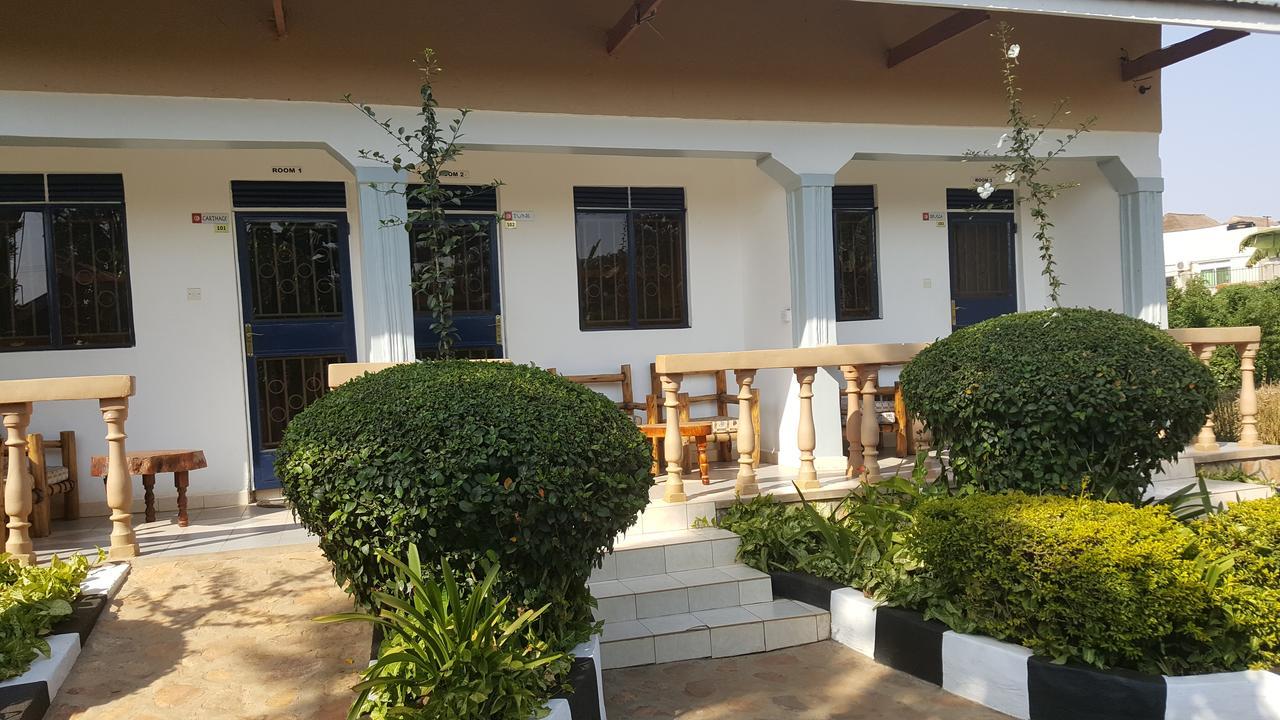 Phenicia Motel Entebbe Exterior photo