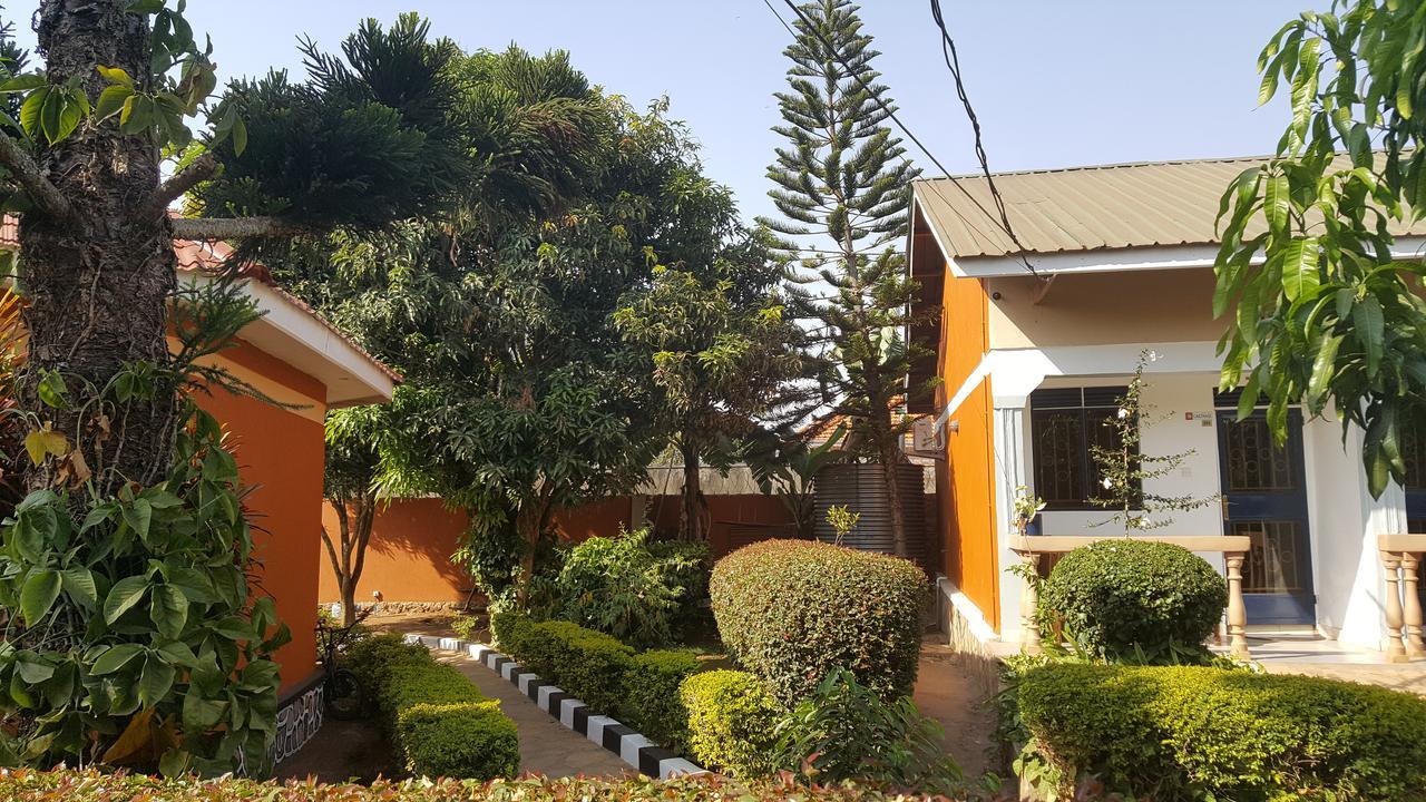 Phenicia Motel Entebbe Exterior photo
